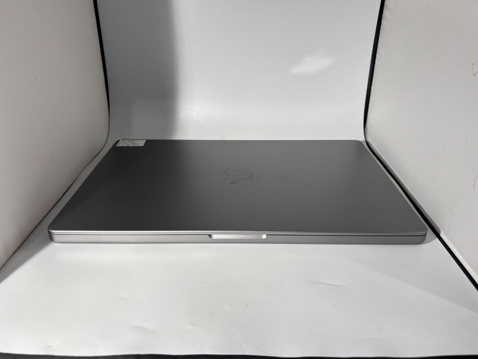 Apple MacBook Pro 16” M1 Pro | 2021 | 32GB RAM | 1TB Storage - photo 5
