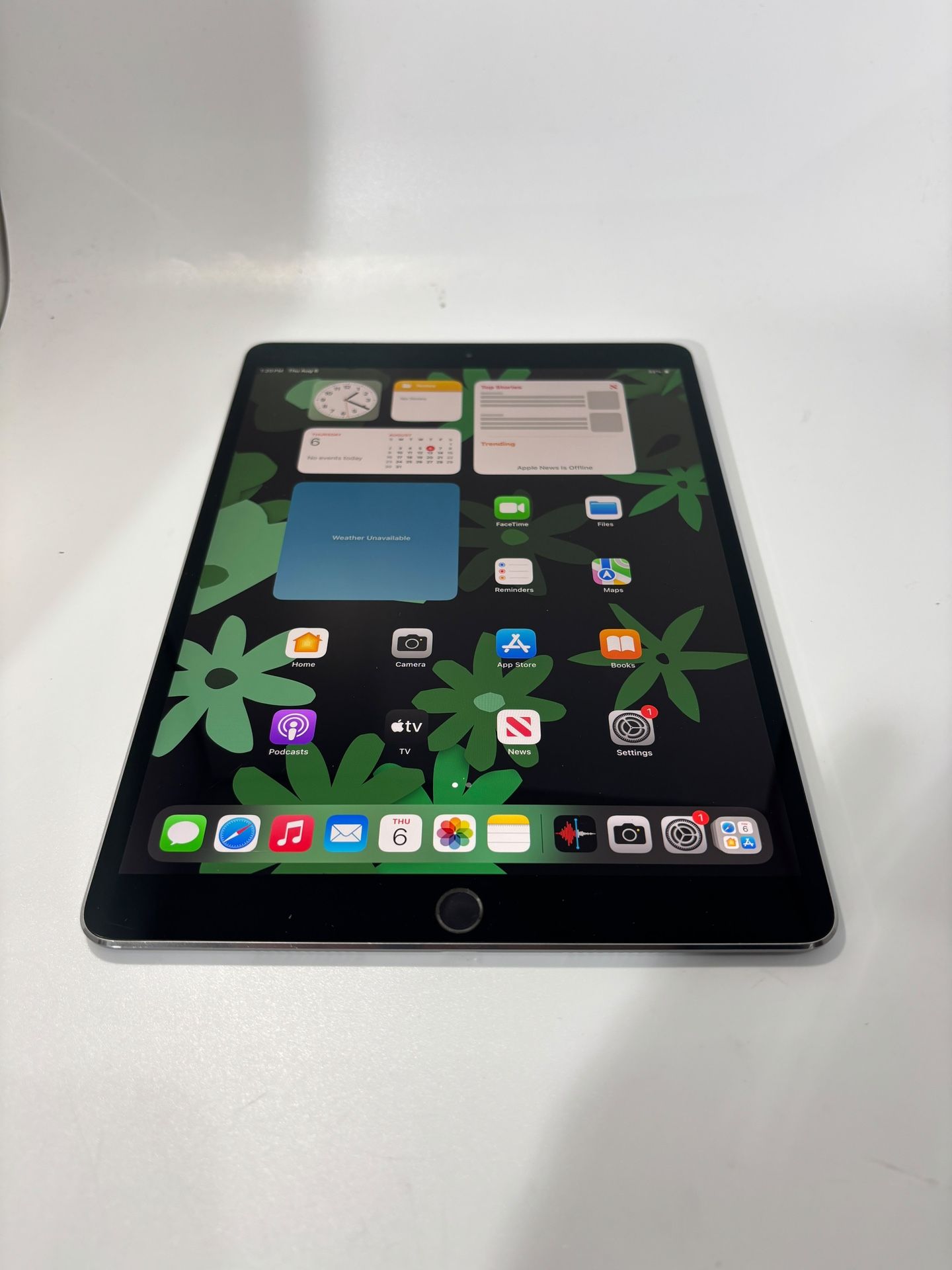 Apple Ipad Pro 10.5” 256GB Cellular Fully Functional - photo 2