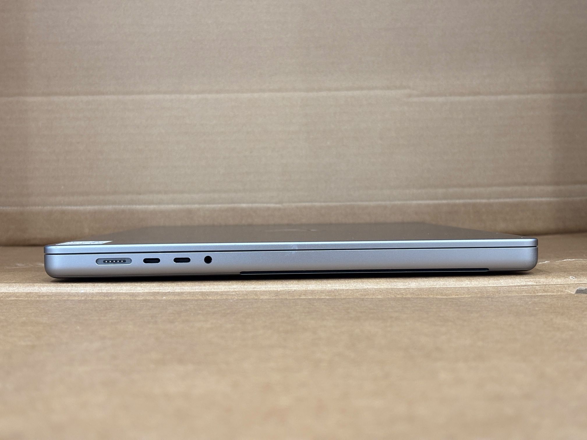Apple MacBook Pro 16” 2021 M1 PRO 16GB RAM 1TB Fully Functional - photo 2