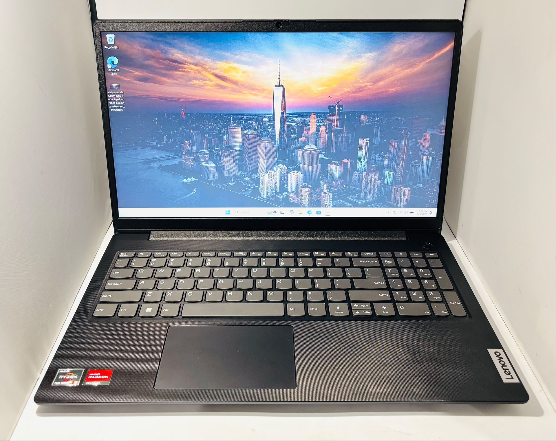 Lenovo 83CQ 15.6” Ryzen 3 7320 16GB RAM 512GB SSD Laptop