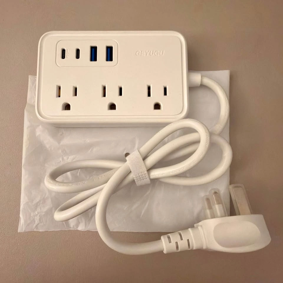 7-in-1 Slim Travel Power Strip (2.6ft, White) - photo 3