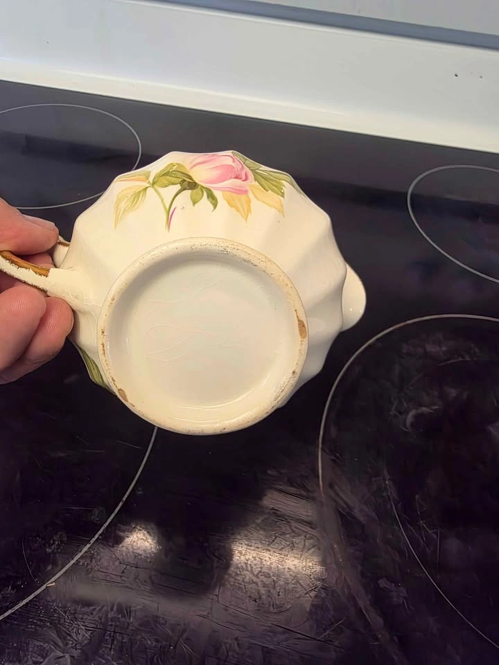 Vintage Floral Gravy Boat – Pink Rose & Gold Trim – $15 obo - photo 2