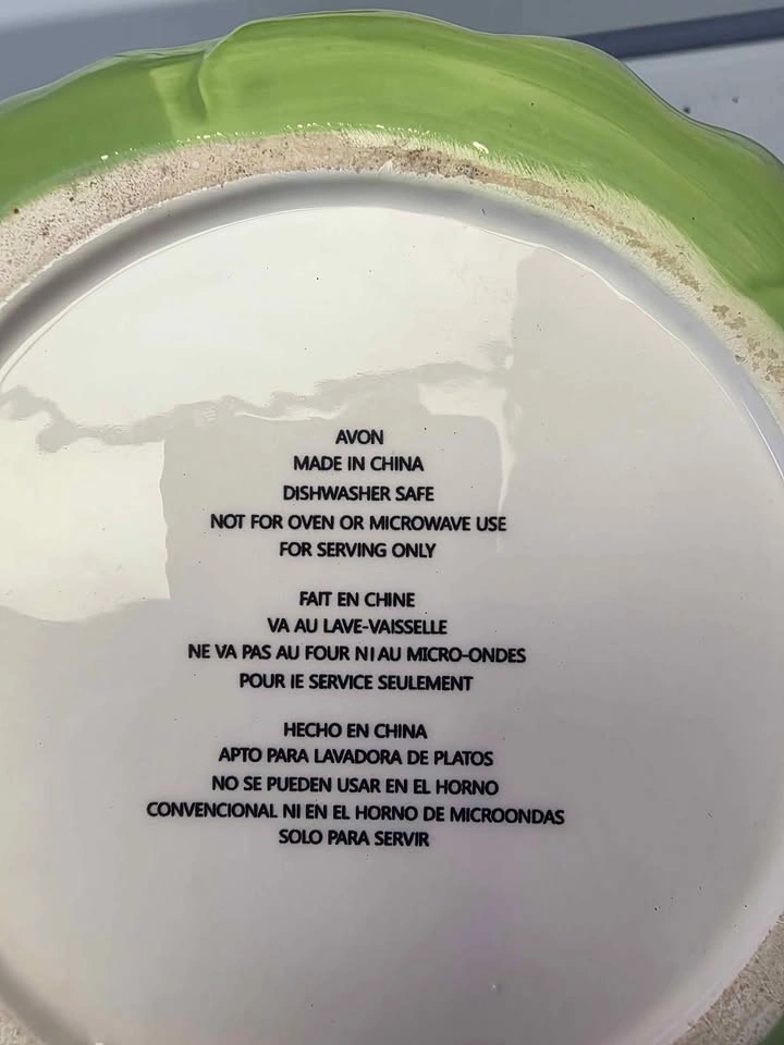 Avon Green Cabbage Leaf Plates – Set of 4 – $30 OBO - photo 2
