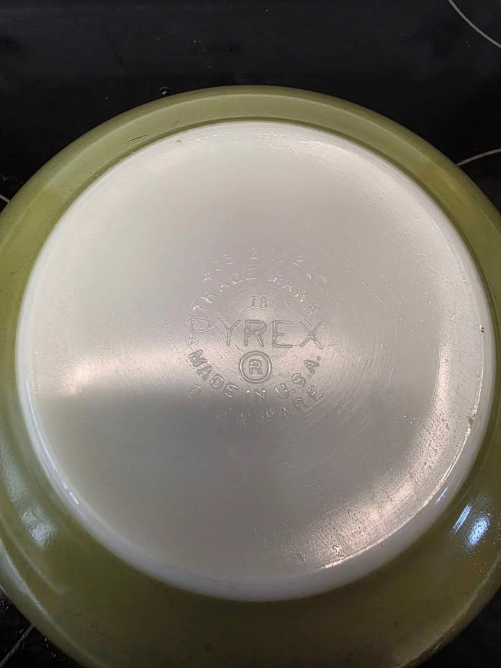 Vintage Pyrex #403 Avocado Green Mixing Bowl – 2.5 Qt - photo 3