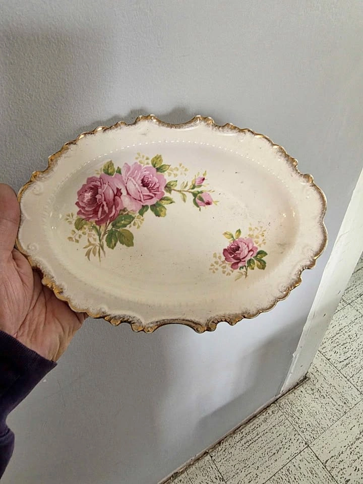 Royal Albert American Beauty – Pair of Oval Serving Dishes