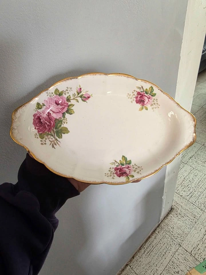Royal Albert American Beauty – Pair of Oval Serving Dishes - photo 2