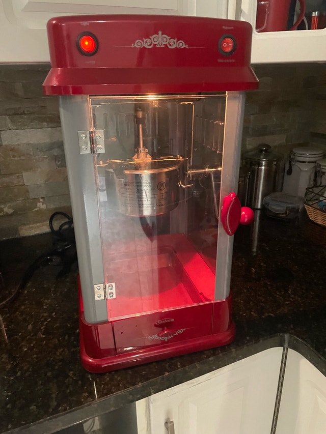 Theater-Style Popcorn Maker