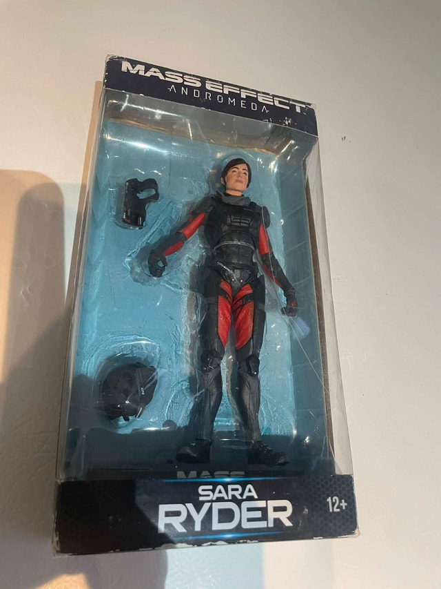 Mass Effect Andromeda Sara Ryder Action Figure (New in Box) - photo 2
