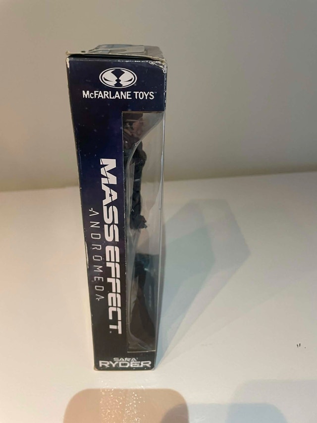 Mass Effect Andromeda Sara Ryder Action Figure (New in Box) - photo 4