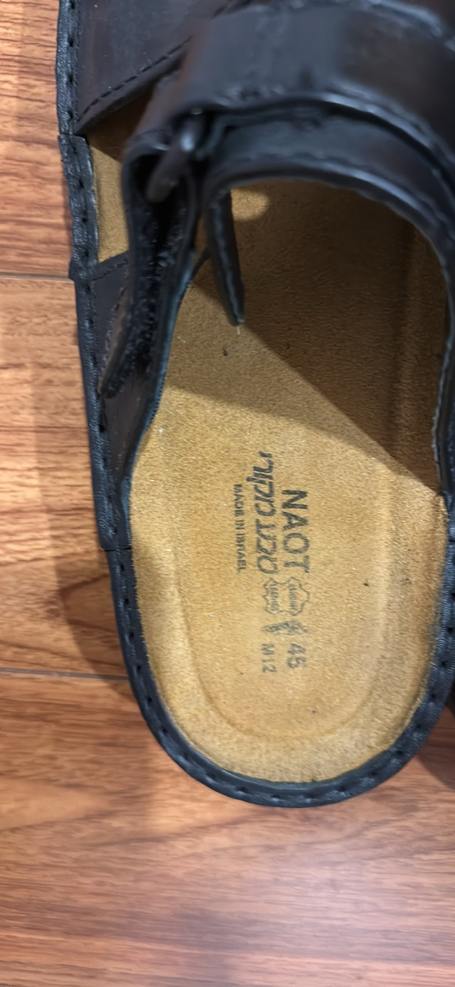 NAOT SIZE 12 MEN’S SANDALS - photo 2