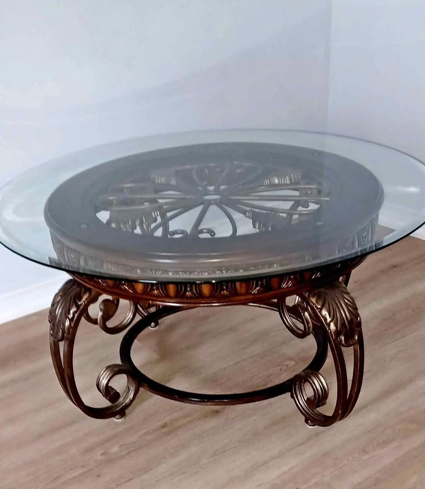 Like New Elegant Vintage Style Glass Wrought Iron Coffee Table