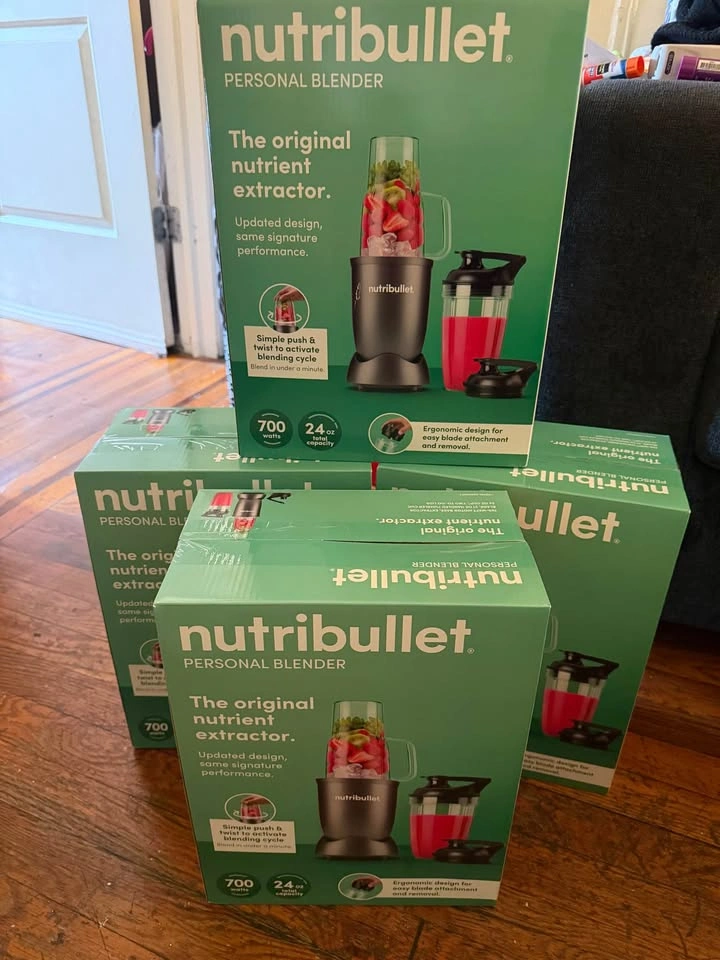 NutriBullet Personal Blender 700W with Travel Cup