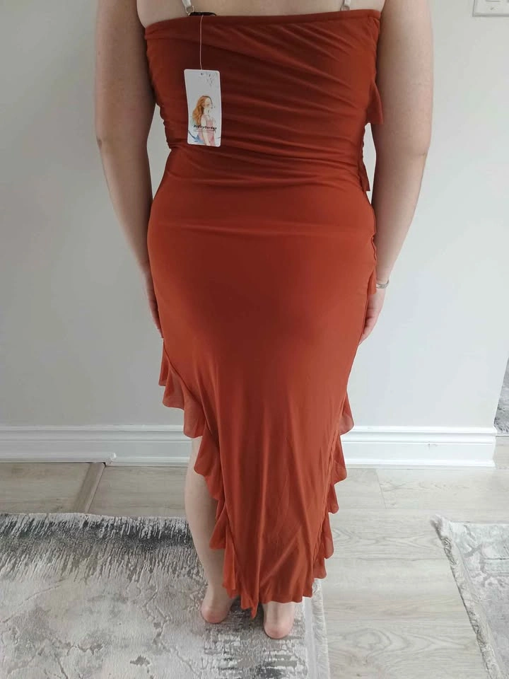 2 pretty orange ruffled no strap dresses - photo 2