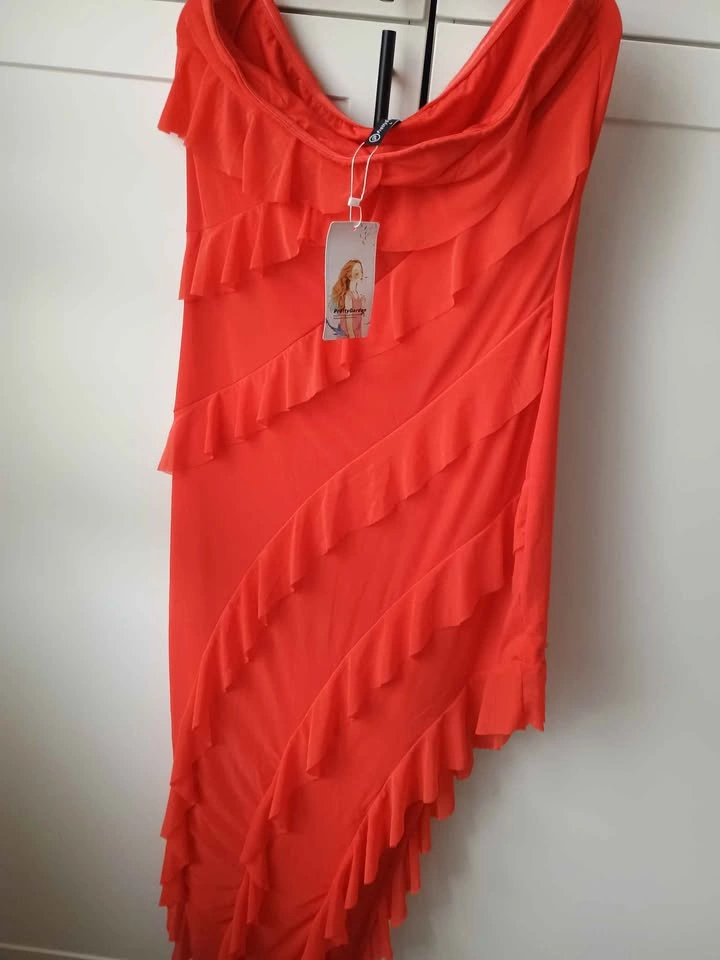 2 pretty orange ruffled no strap dresses - photo 4