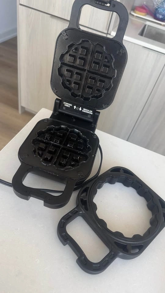 SALTON Stuffed Waffle Maker - Black - photo 2