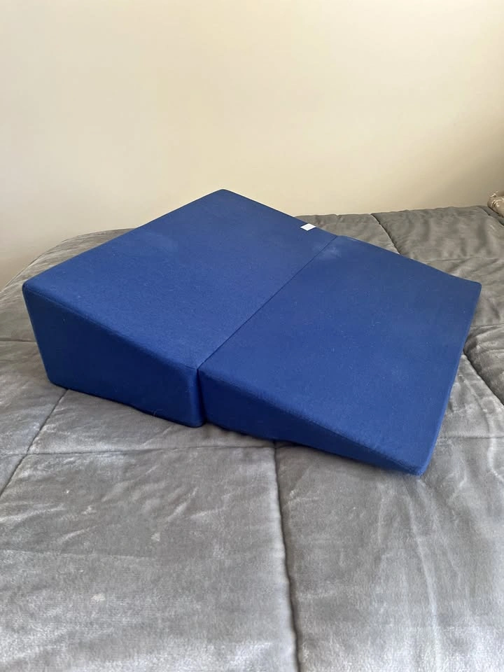 Folding Bed Wedge 7"