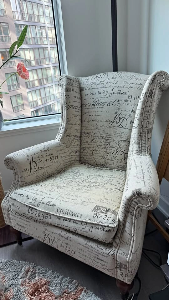 Armchair / Reading Chair