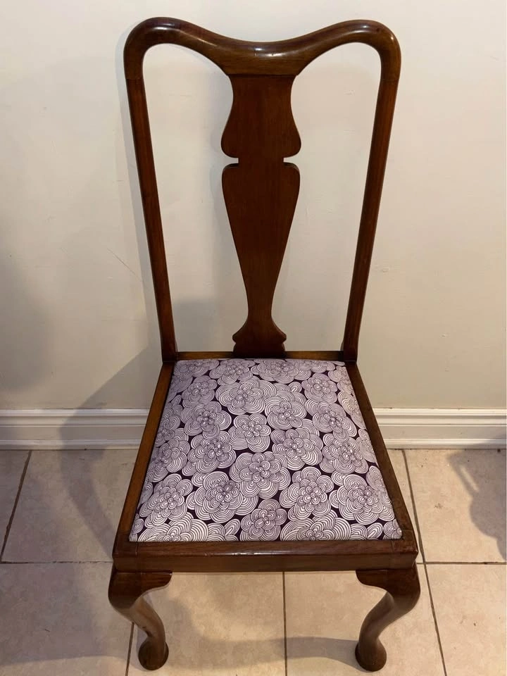 Pair of Restored Queen Anne Splat-Back Dining Side Chairs - photo 3