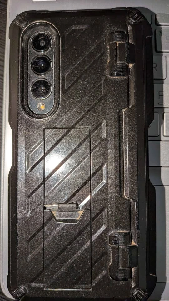Samsung Galaxy Z Fold 3 – 256GB – Great Condition - photo 4