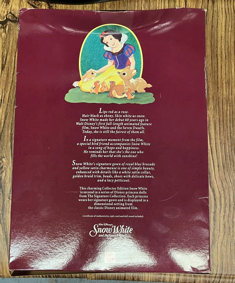 Walt Disney's Snow White 60th Anniversary Doll 1997 - photo 4
