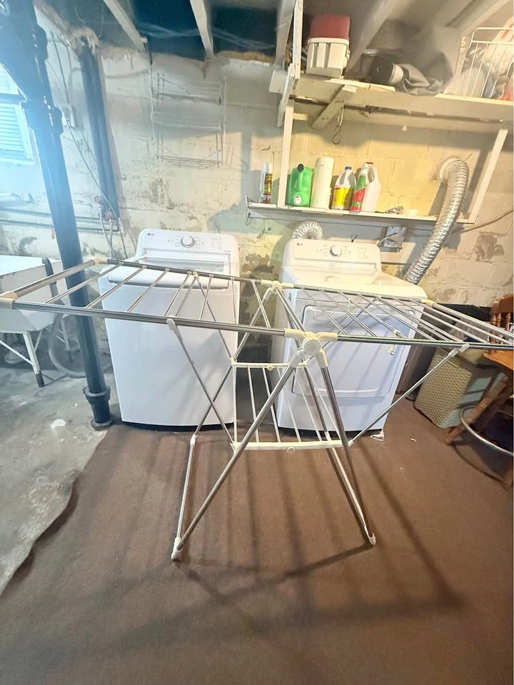 Adjustable Clothing Drying Rack