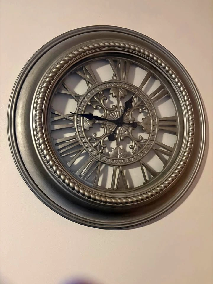 Wall clock
