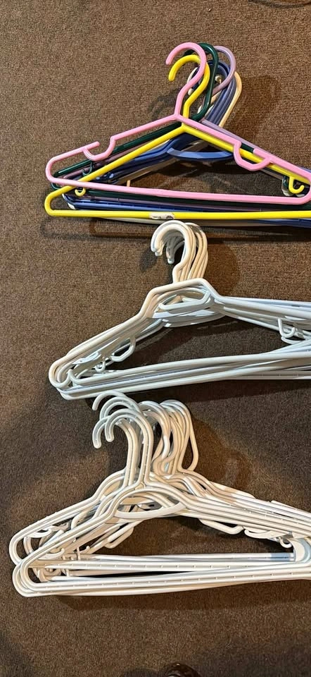 30 Hangers