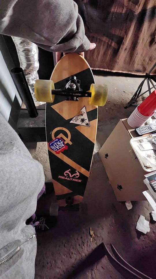 Quest longboard with 80A wheels with extra wheel set of 78A