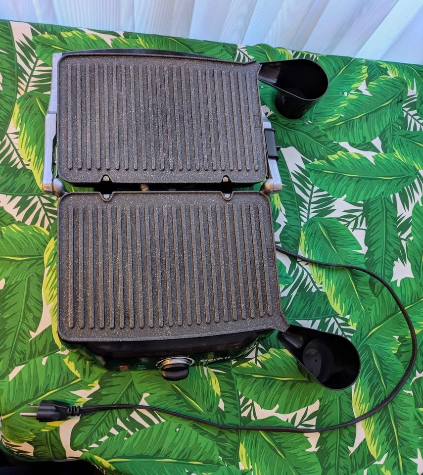 Starfrit Panini Press and Grill - photo 3
