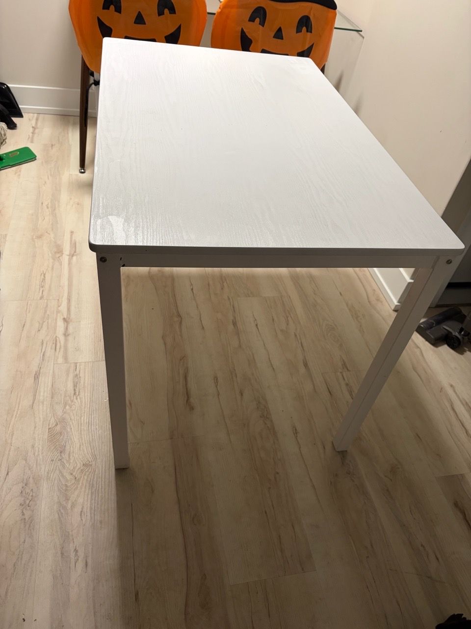 White table - photo 2