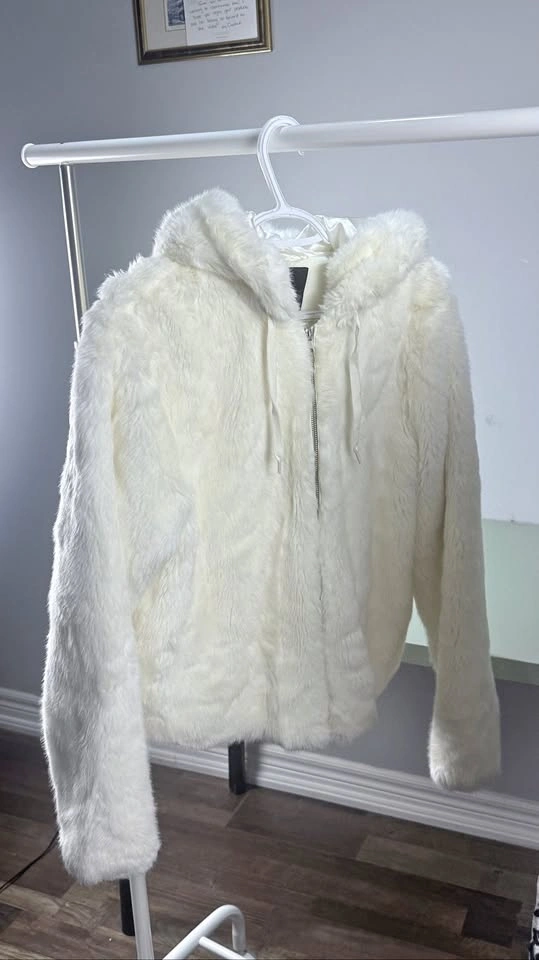 Forever 21 White Faux Fur Jacket with Hood — Size L