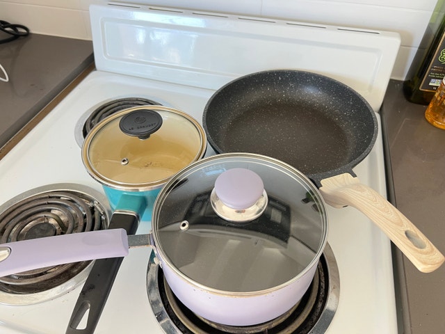 Le Creuset and non-stick Cookware Set