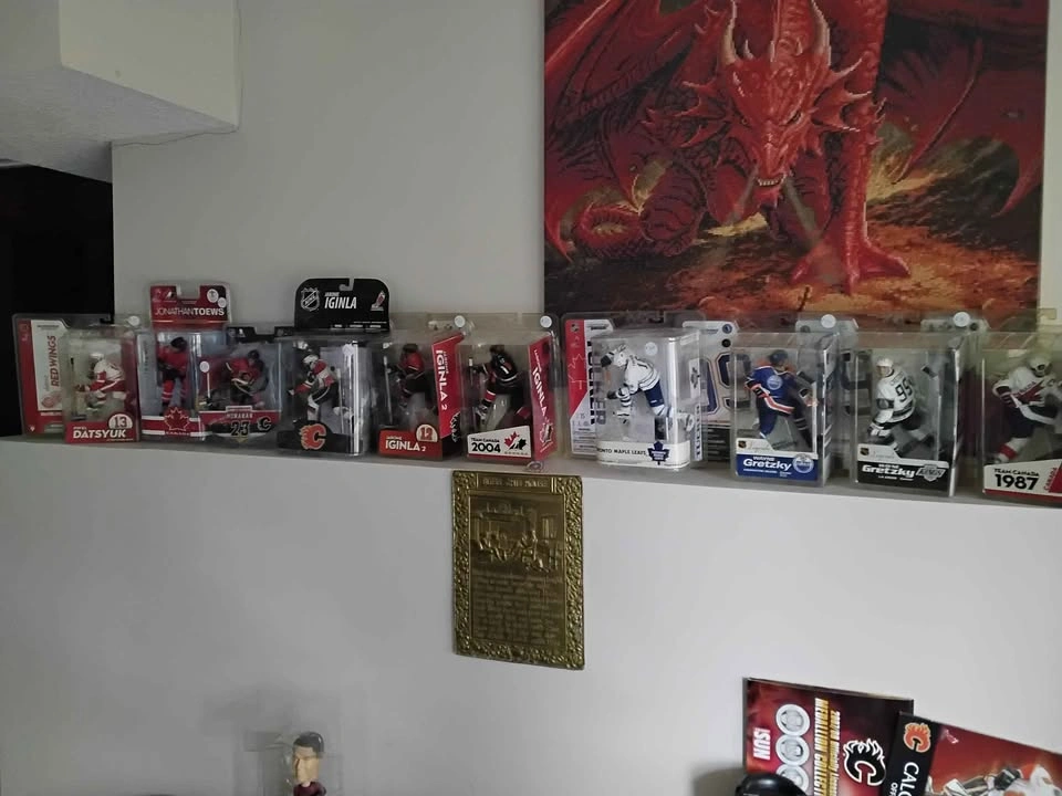 NHL Hockey Action Figure Collection - McFarlane & Upper Deck - photo 3
