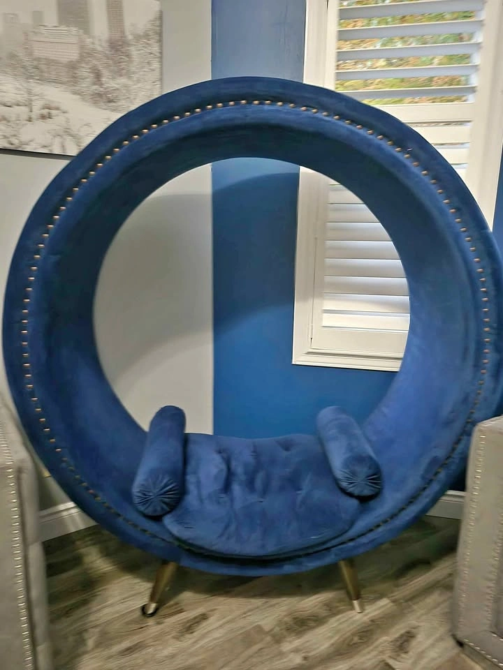 Navy blue velvet ring chair