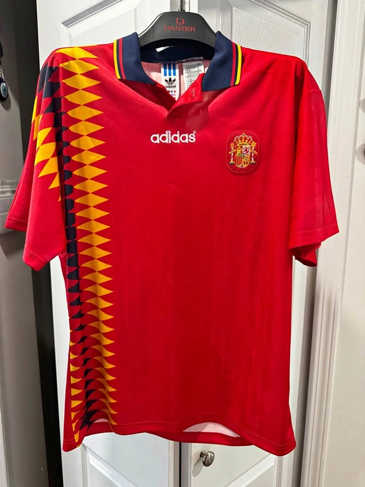 SPAIN HOME JERSEY 1994 - BNWT - Size M