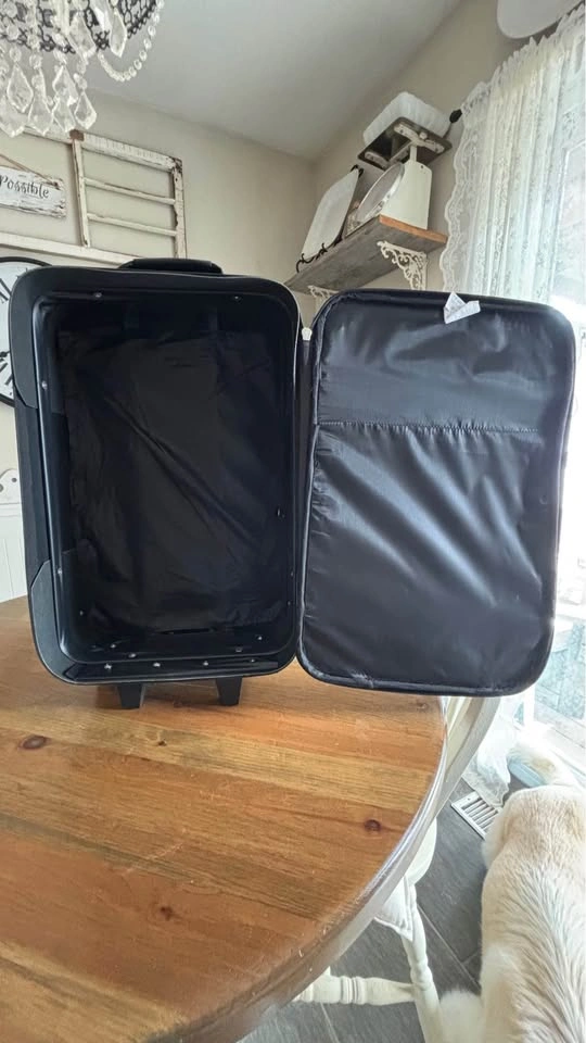 Like new Outbound Carry On Luggage - photo 2