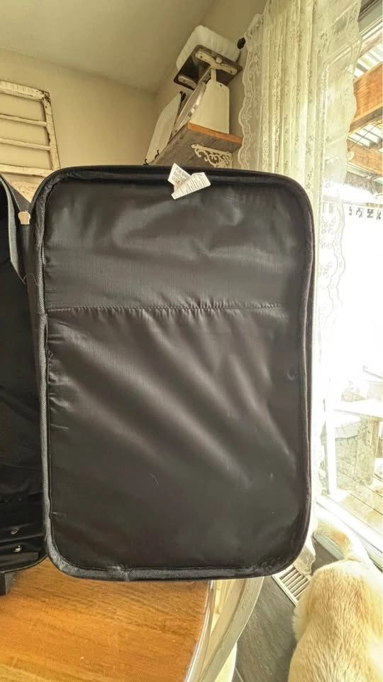 Like new Outbound Carry On Luggage - photo 4