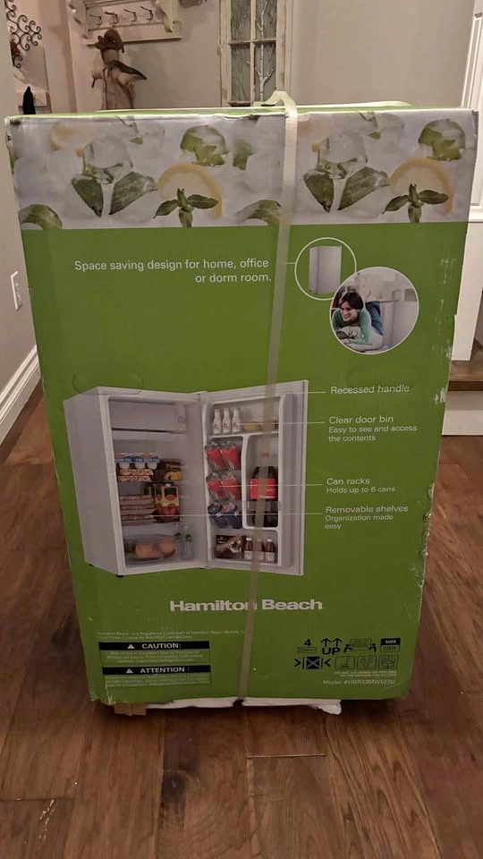 BNIB Hamilton Beach 3.3 cu.ft. Single Door Compact Refrigerator
