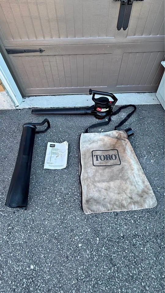 Toro 3 in 1 leaf blower / vac / mulcher *corded electric*