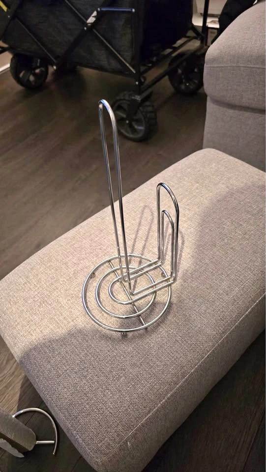 Paper towel holder