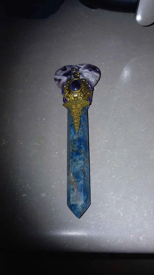 Handcrafted Crystal Healing Wand with Amethyst and Apatite - photo 3