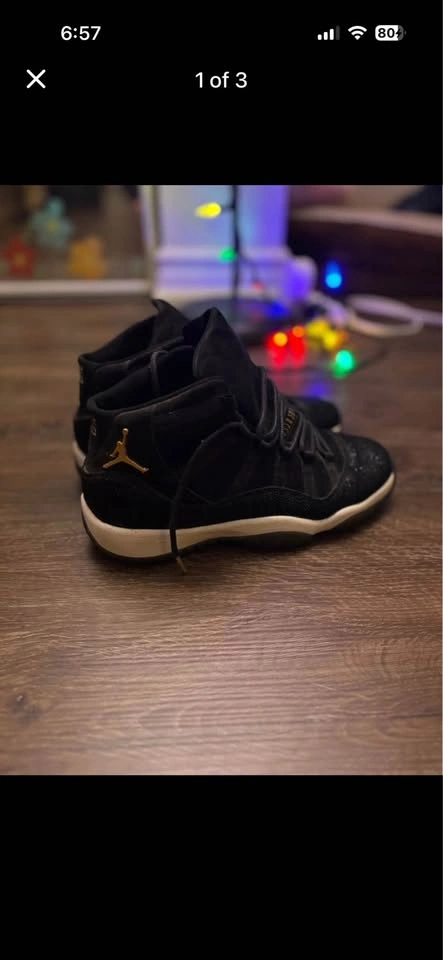 Air Jordan 11 Retro Heiress "Black Stingray" - Size 8Y/ 9.5W - photo 3