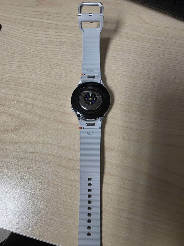 Samsung Galaxy watch 7 - photo 2