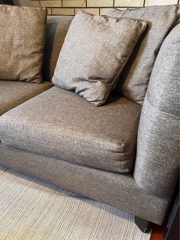 Modern Grey/Brown Textured Fabric Sofa – Great Condition - photo 3