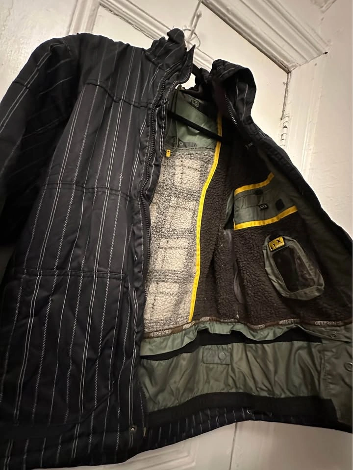 Ripzone Snowboard Jacket. Women’s Size S. Pickup in Park Slope. - photo 3