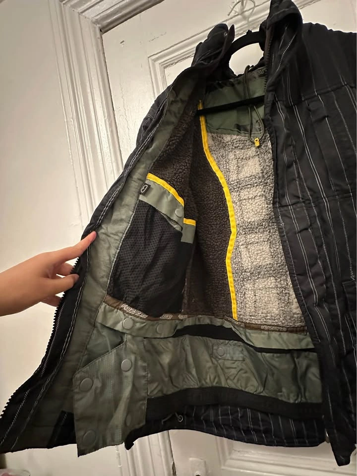 Ripzone Snowboard Jacket. Women’s Size S. Pickup in Park Slope. - photo 4