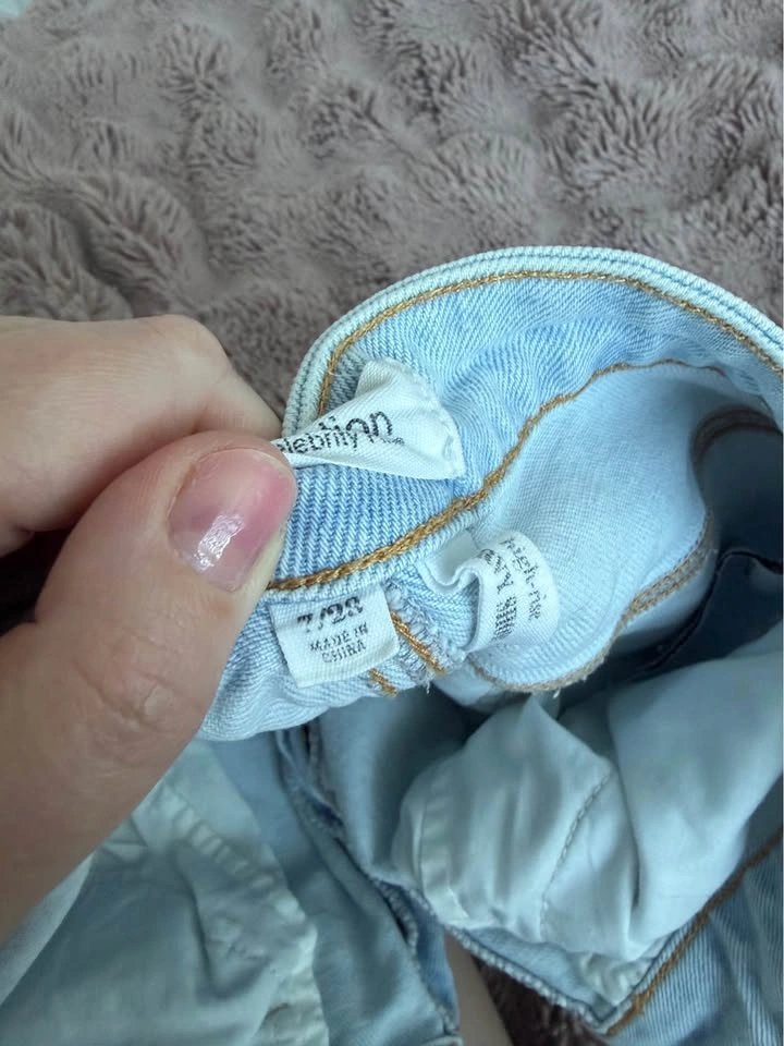 Light-Wash Denim Shorts – Generation by Celebrity Pink - photo 4