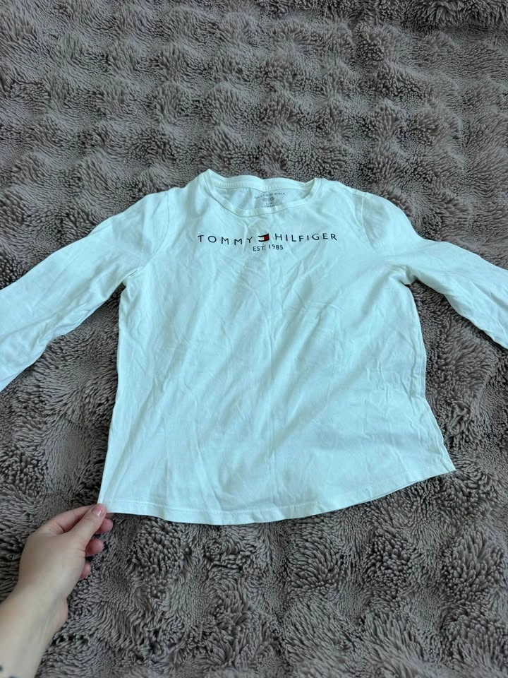 Tommy Hilfiger Girls’ White Long-Sleeve T-Shirt – Size L