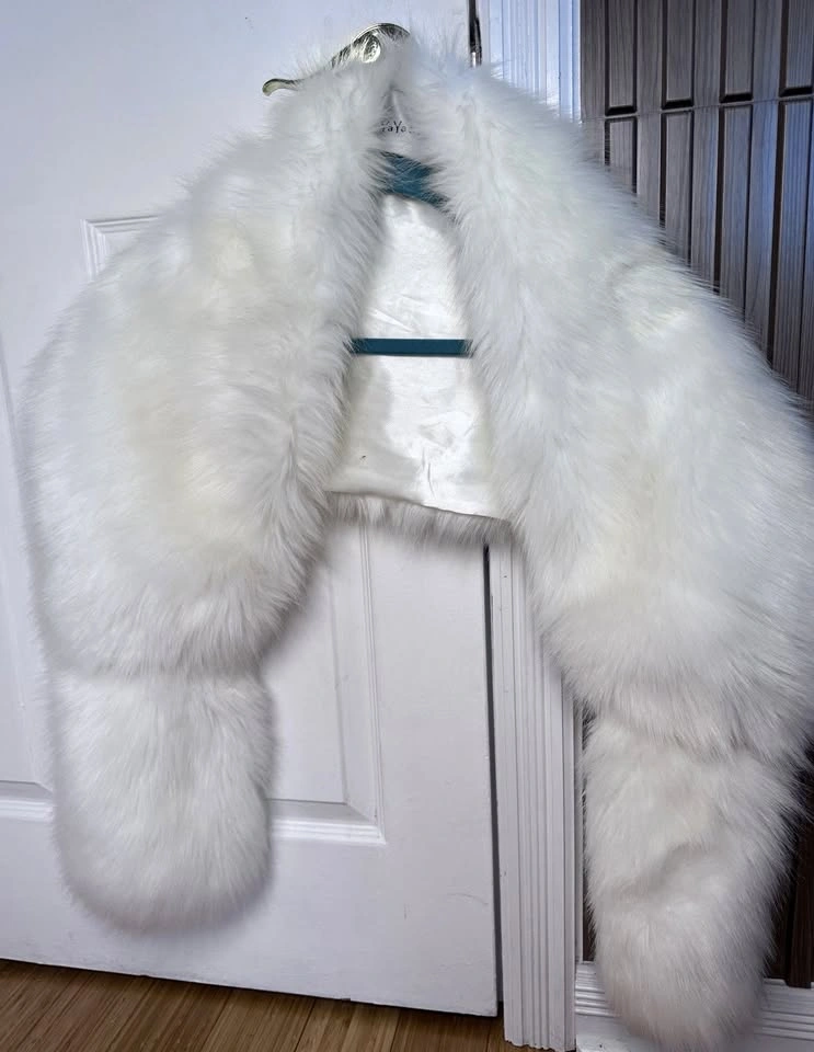 YaYa & Co. White Faux Fur Stole Wrap - Wedding / Evening