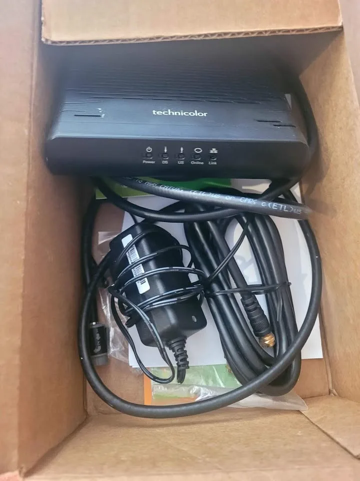 Technicolor TC4350 Cable Modem w AC adapter (used 3 months) image indicator(5)